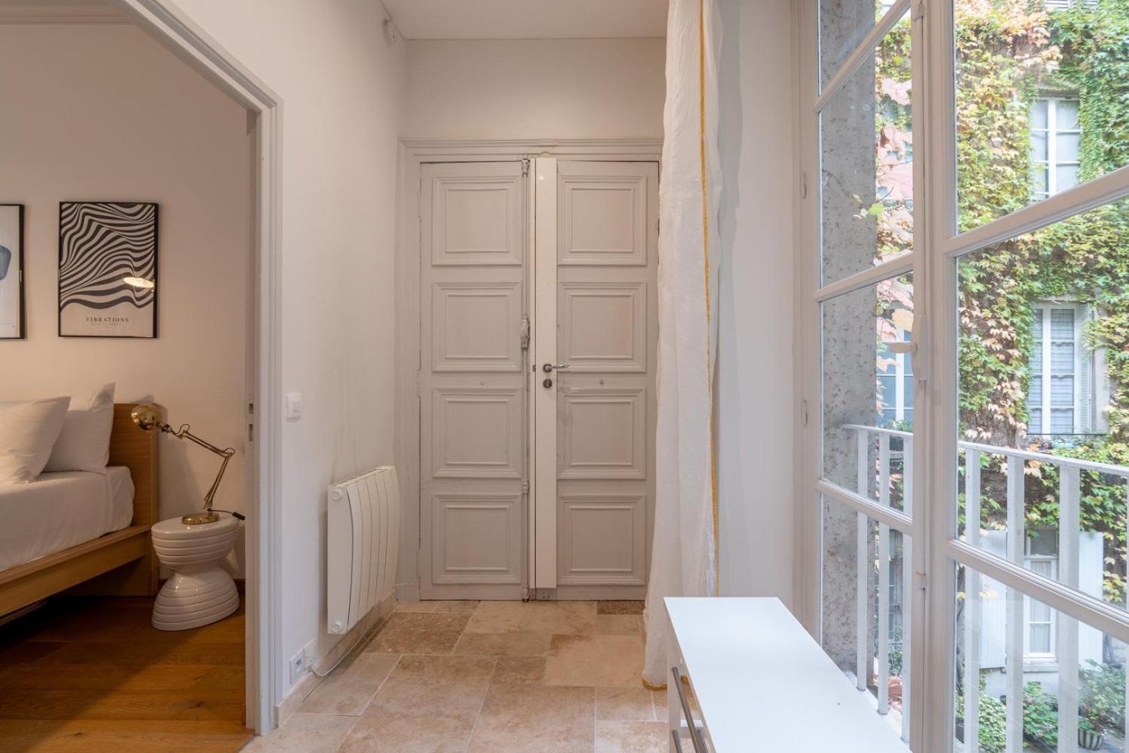 Parisian Elegance - Refined 1bd In Le Marais